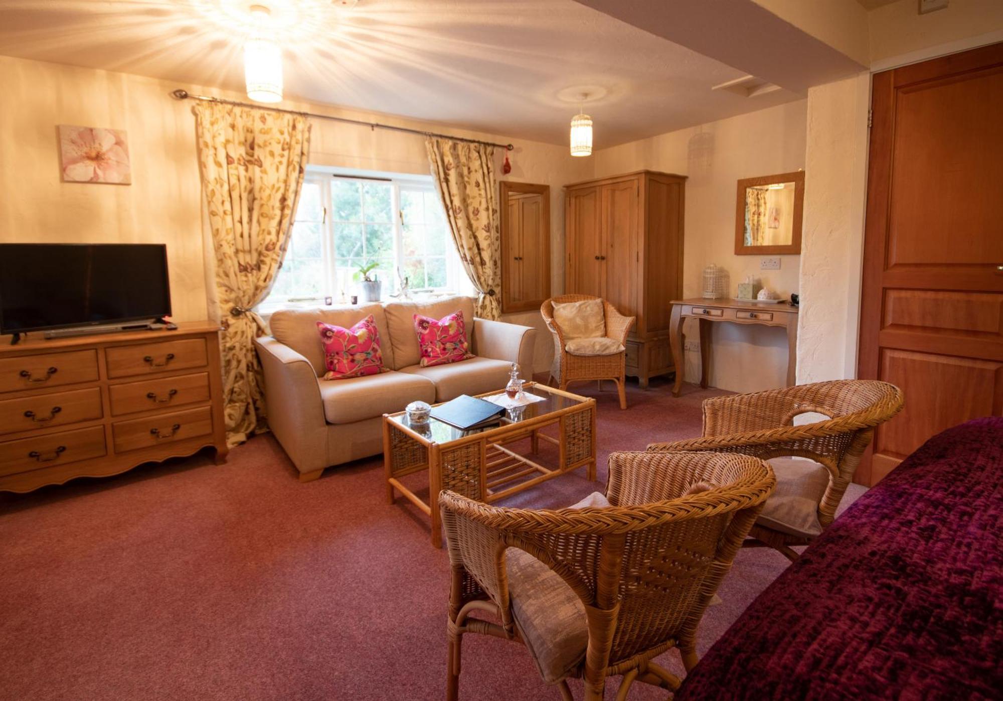 Magpies Lodge Slinfold Екстер'єр фото