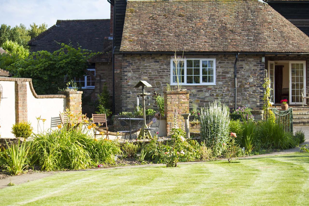 Magpies Lodge Slinfold Екстер'єр фото