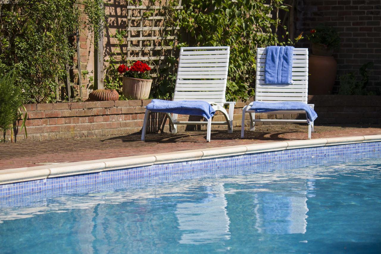 Magpies Lodge Slinfold Екстер'єр фото