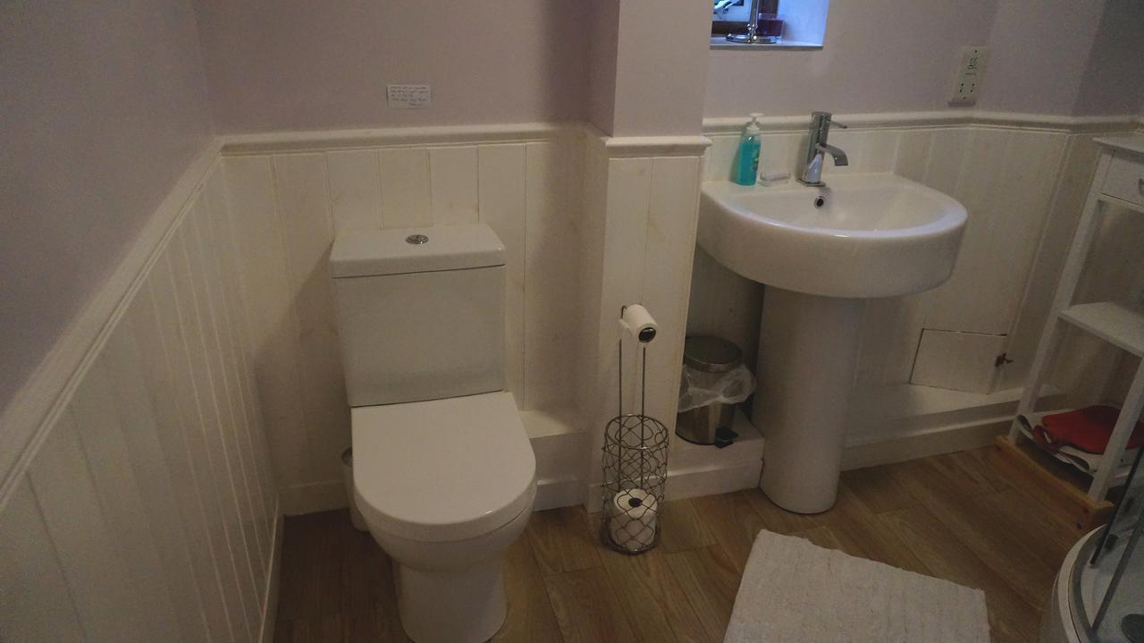 Magpies Lodge Slinfold Екстер'єр фото