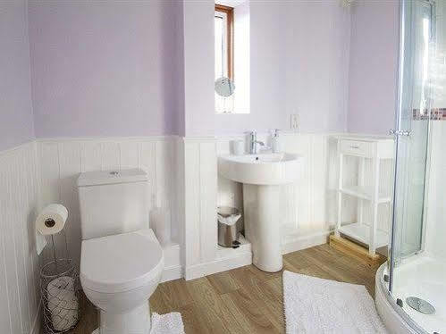 Magpies Lodge Slinfold Екстер'єр фото